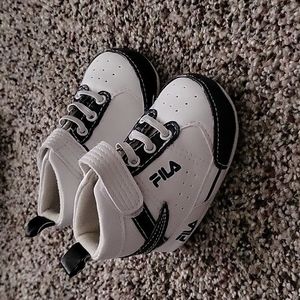 Fila baby shoes